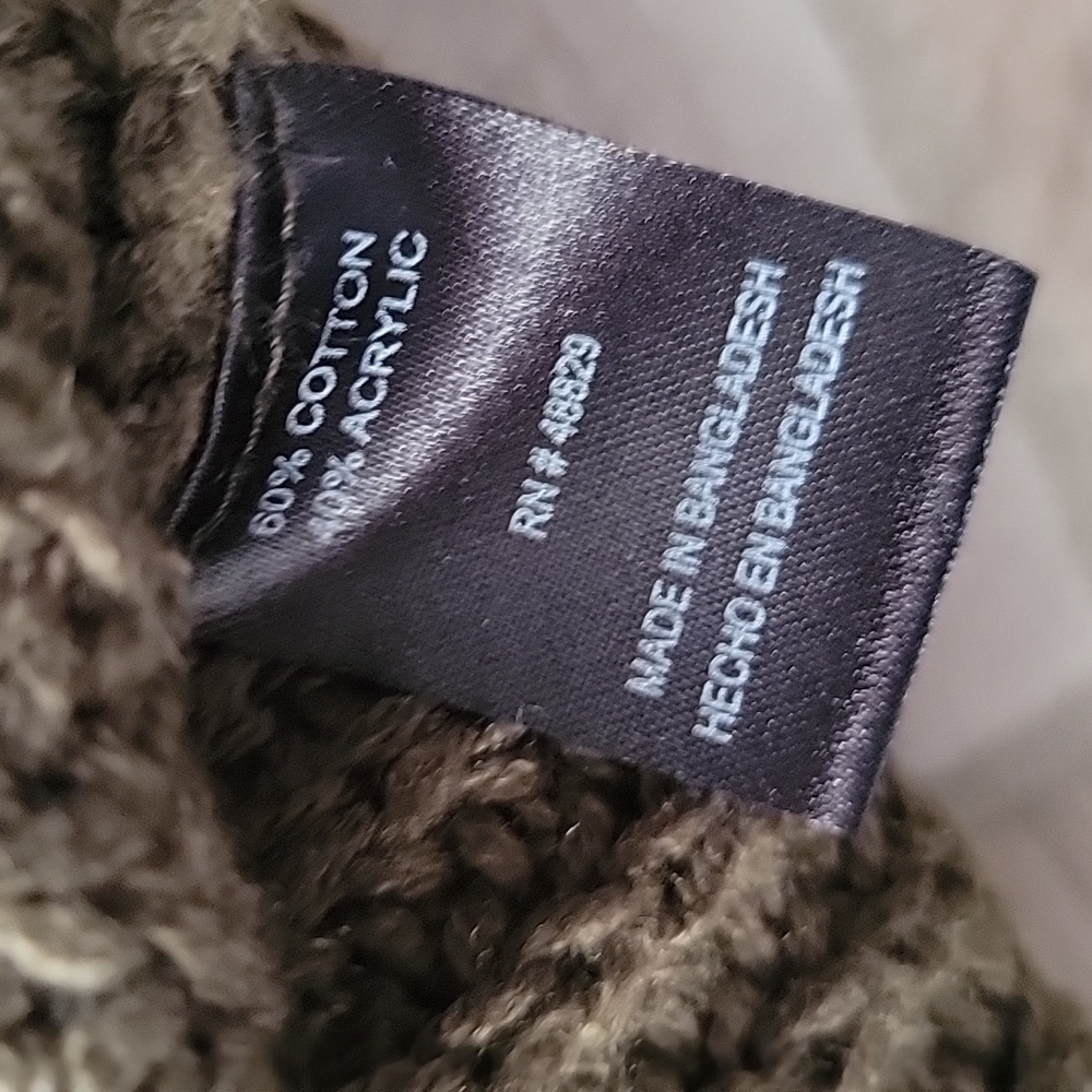2 Sweaters - Picture 9 of 9